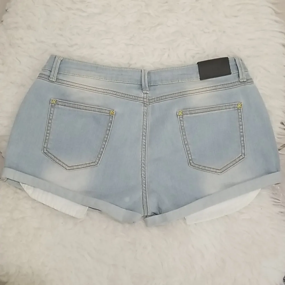 ANINE BING 💕💕 DENIM SHORTS IN LIGHT GREY - Image 7