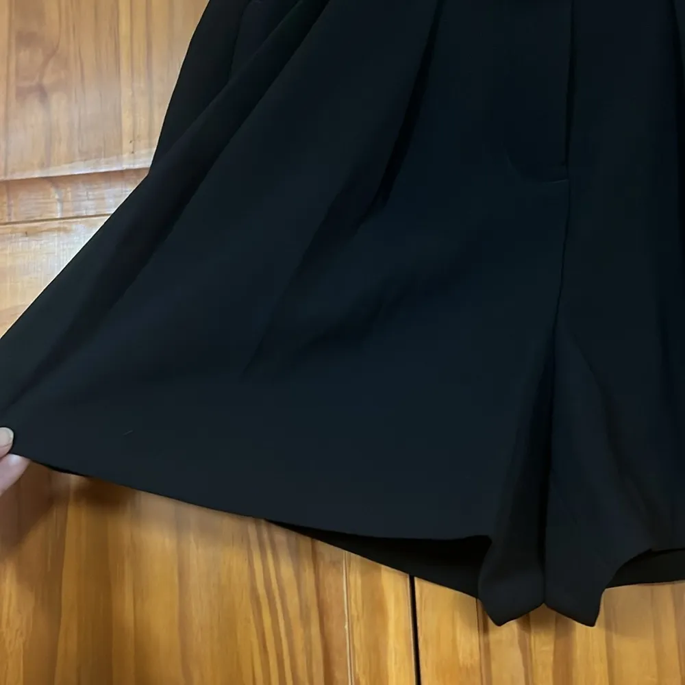 Express Super High Rise Pleated Shorts - Image 3