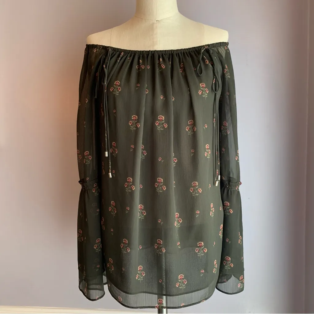 White House Black Market green floral off the shoulder bell sleeve blouse XS - Image 4
