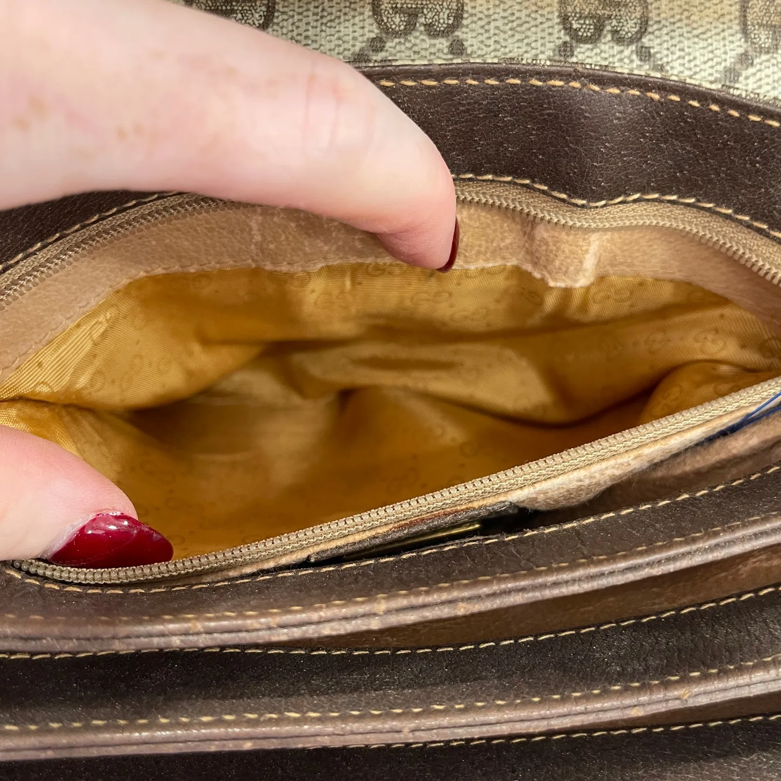 Gucci 70s 80s Vintage Crossbody Shoulder Bag Monogram Flap GG Supreme Canvas - Image 12