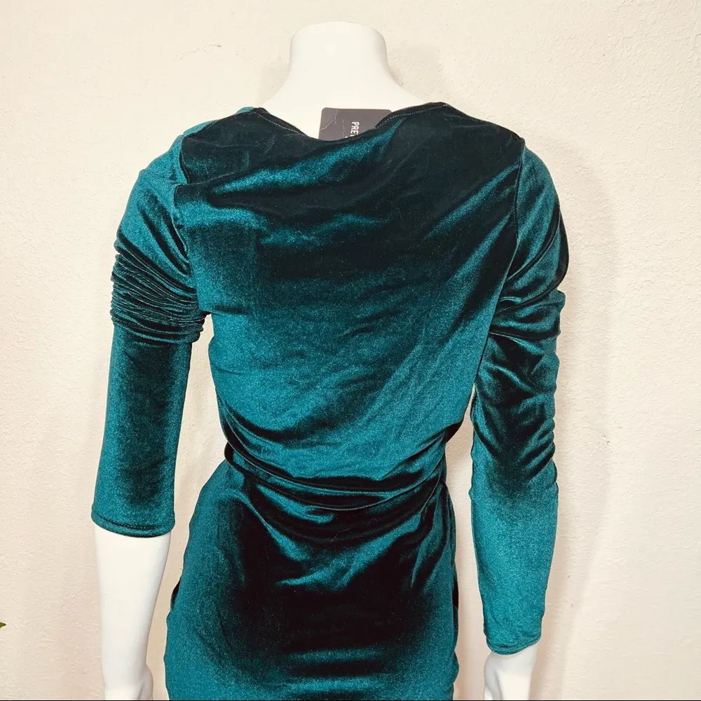 Pretty Little Thing Emerald Velvet Green Dress New - Image 9