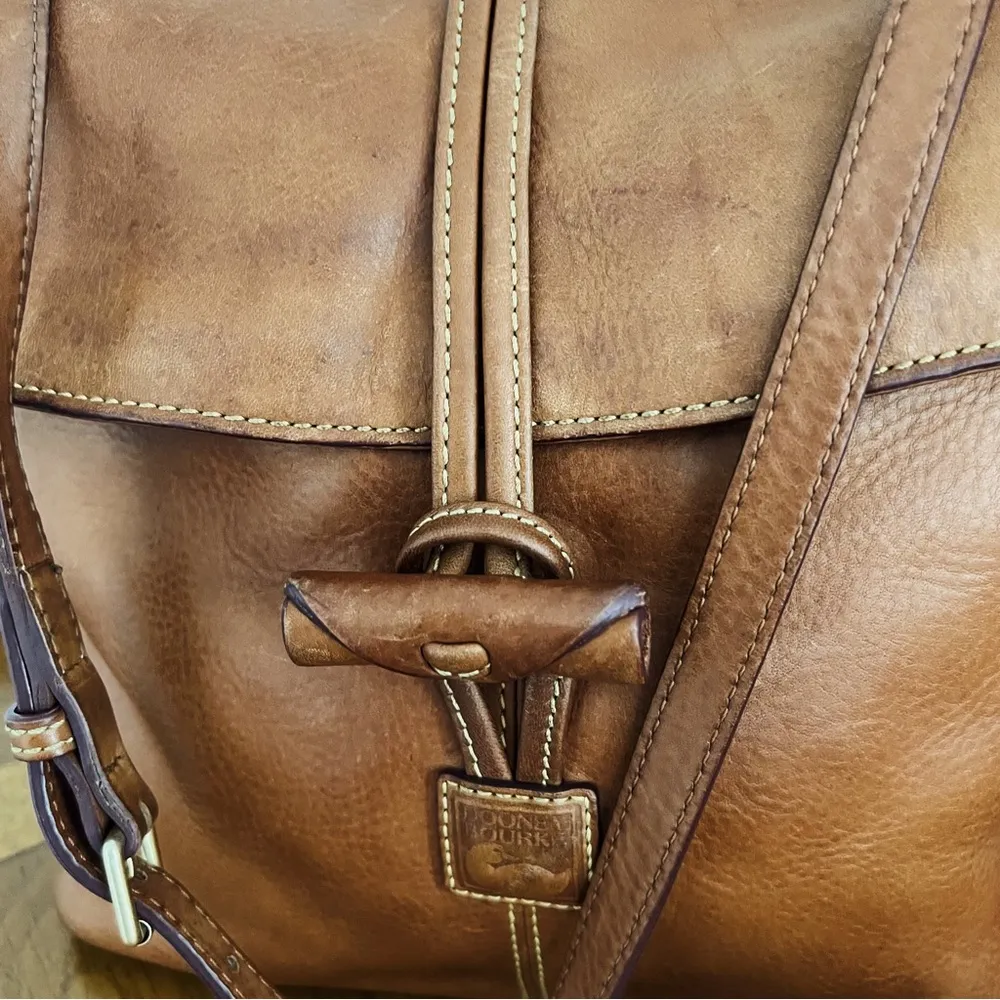 RESTORED VINTAGE DOONEY & BOURKE FLORENTINE TOGGLE LEATHER CROSSBODY BAG - Image 15