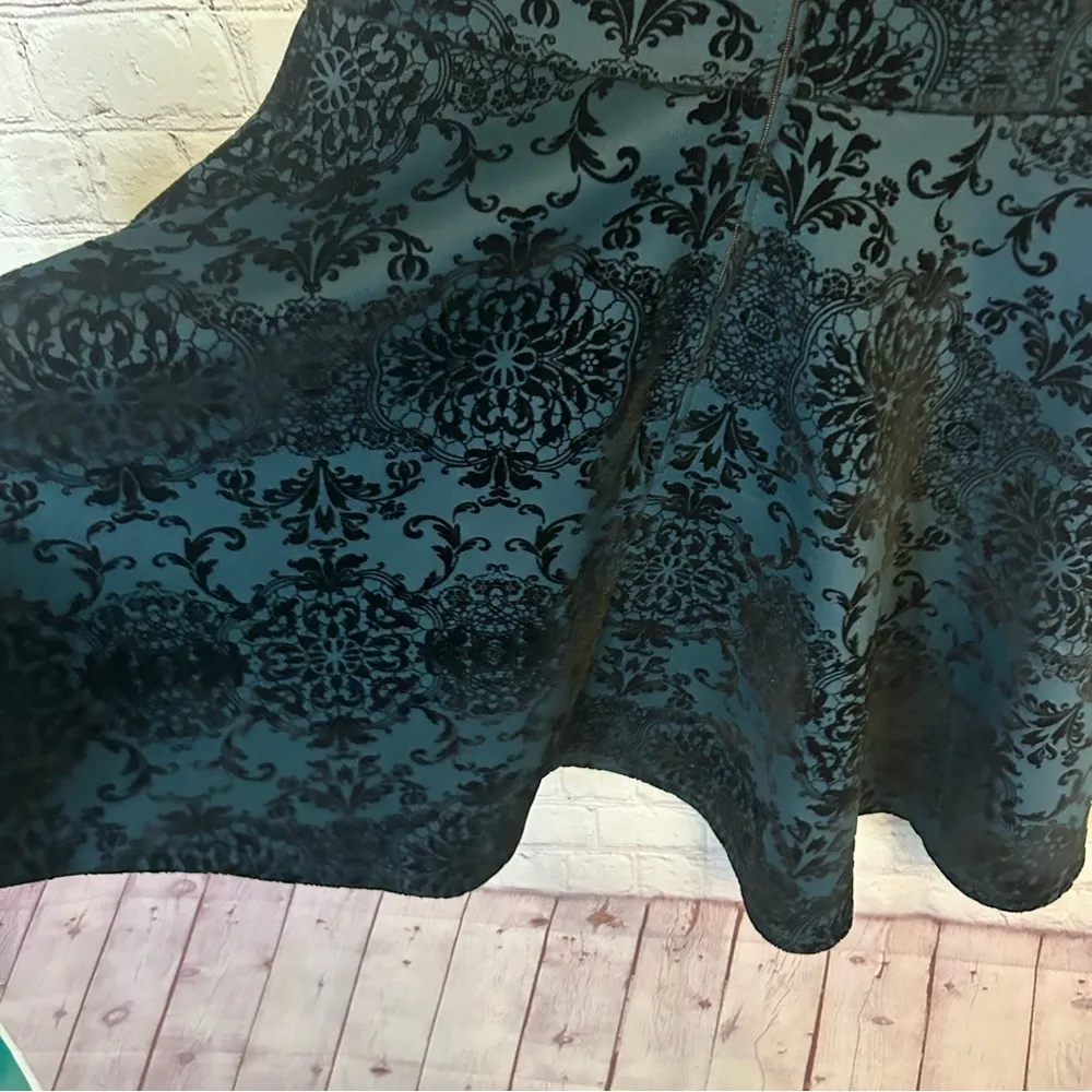 Charlotte Russe Y2K vintage velvet burnout green, black mini dress size medium - Image 3