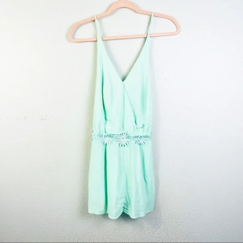 Maddy K Mint Flower‎ Open Back Romper Size Small - Image 4
