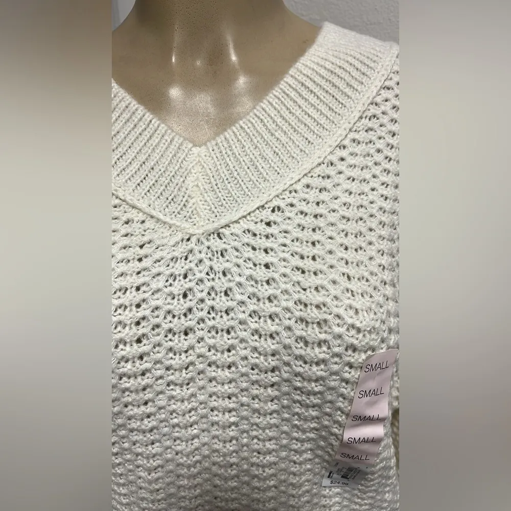 NWT SO Preppy Knit V-Neck Pullover Plush Sweater M - Image 5