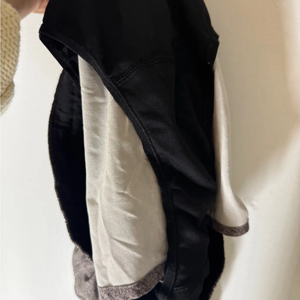 Lululemon Hotty Hot Gray Athletic Shorts Size 12 - Image 6