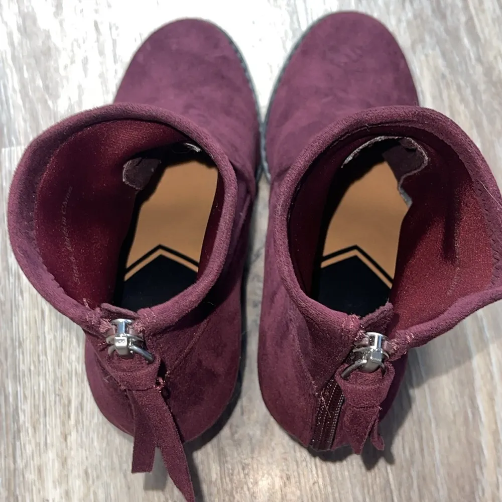 Dolce Vita Suede Deep Purple Ankle Boots Size 6 - Image 4