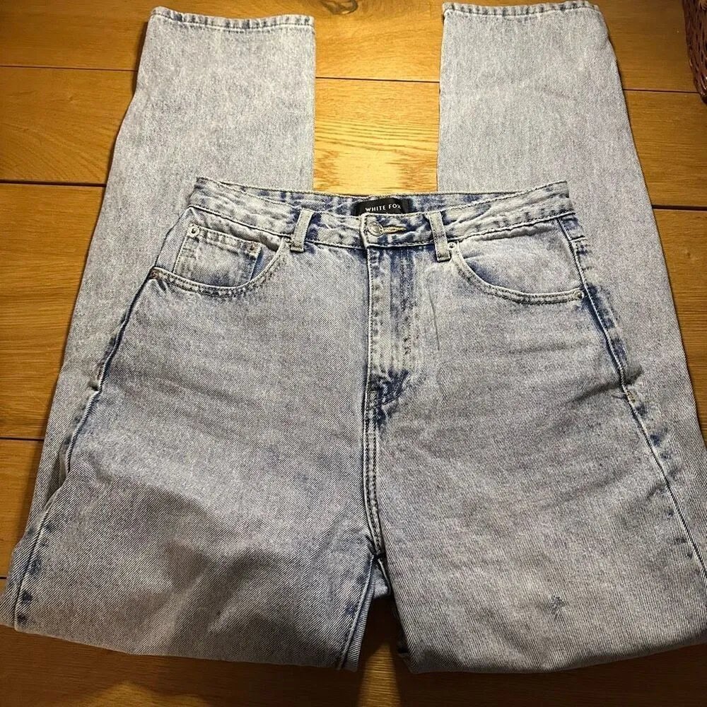 White fox acid wash jeans size medium - Image 4