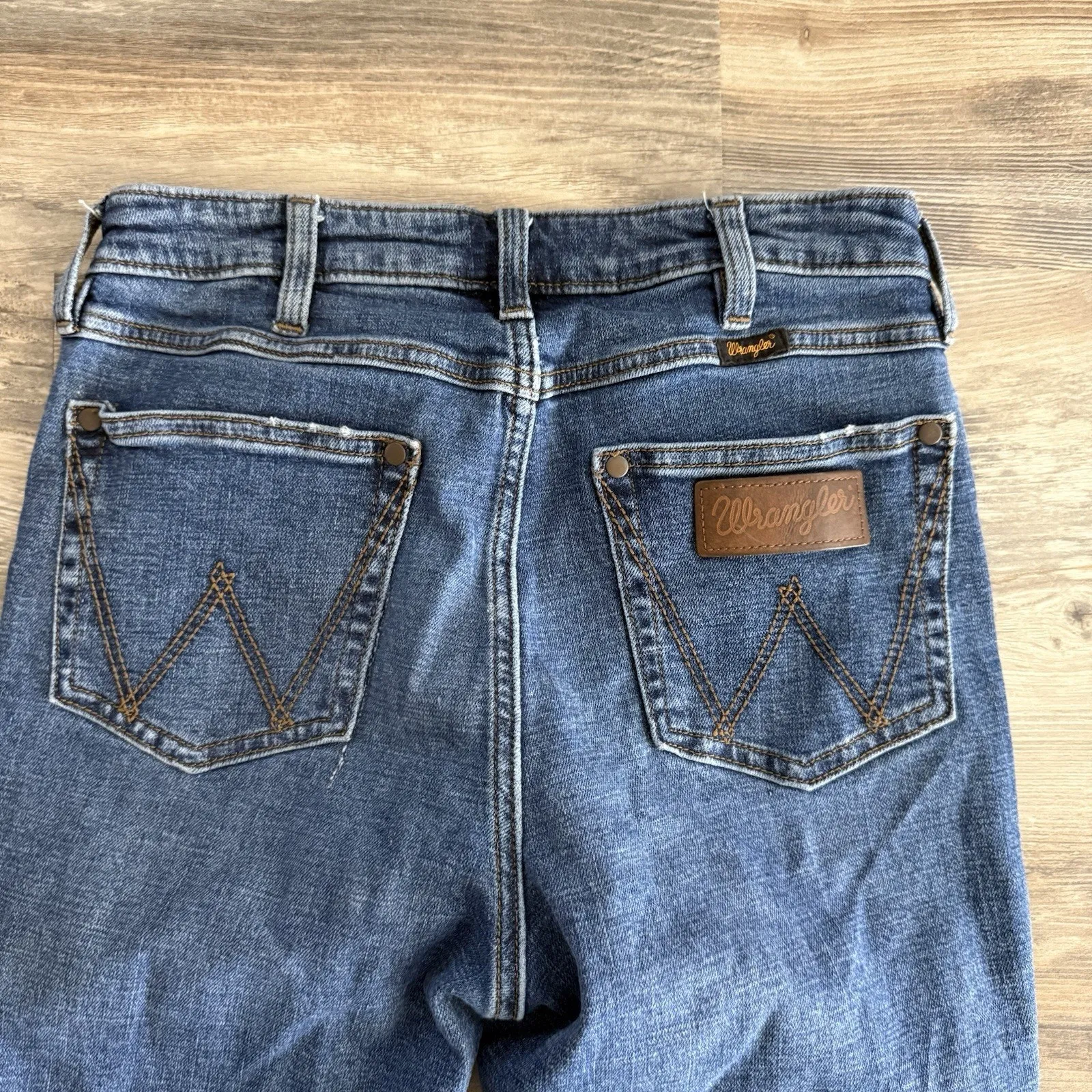 Wrangler High Rise Trouser Flare Jeans Women’s Size 27x34 Dark Wash - Image 10