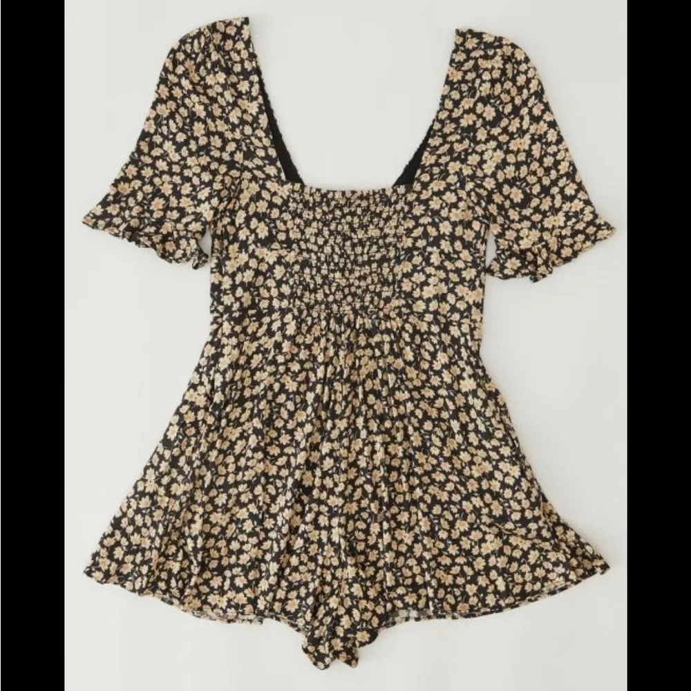 Urban Outfitters Tea Time Black and Yellow Floral Plunging Romper XS - Image 2