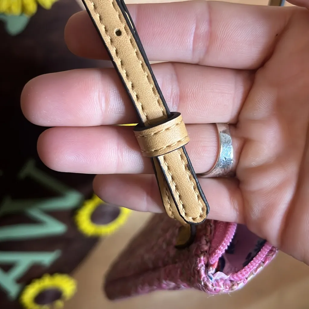 Vera Bradley Straw Cellphone Crossbody Pink Dark Fruit Purse Bag - Image 5