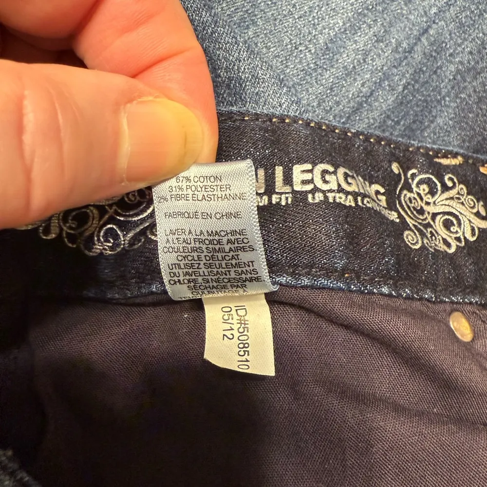 Express Women’s Zelda Slim Fit Legging Jeans Ultra Low Rise Dark Washed Sz 8 R - Image 9