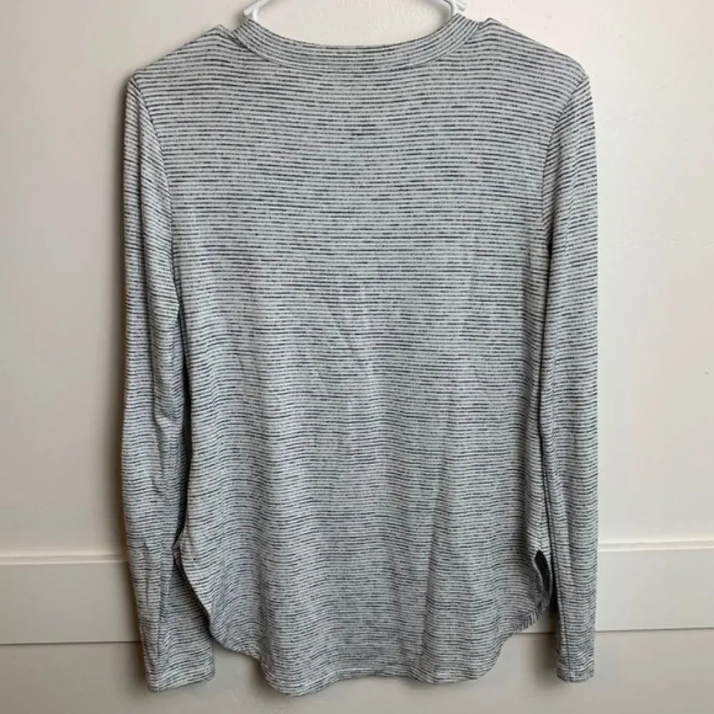 Banana Republic Light Gray Striped Long Sleeve Shirt - Image 2