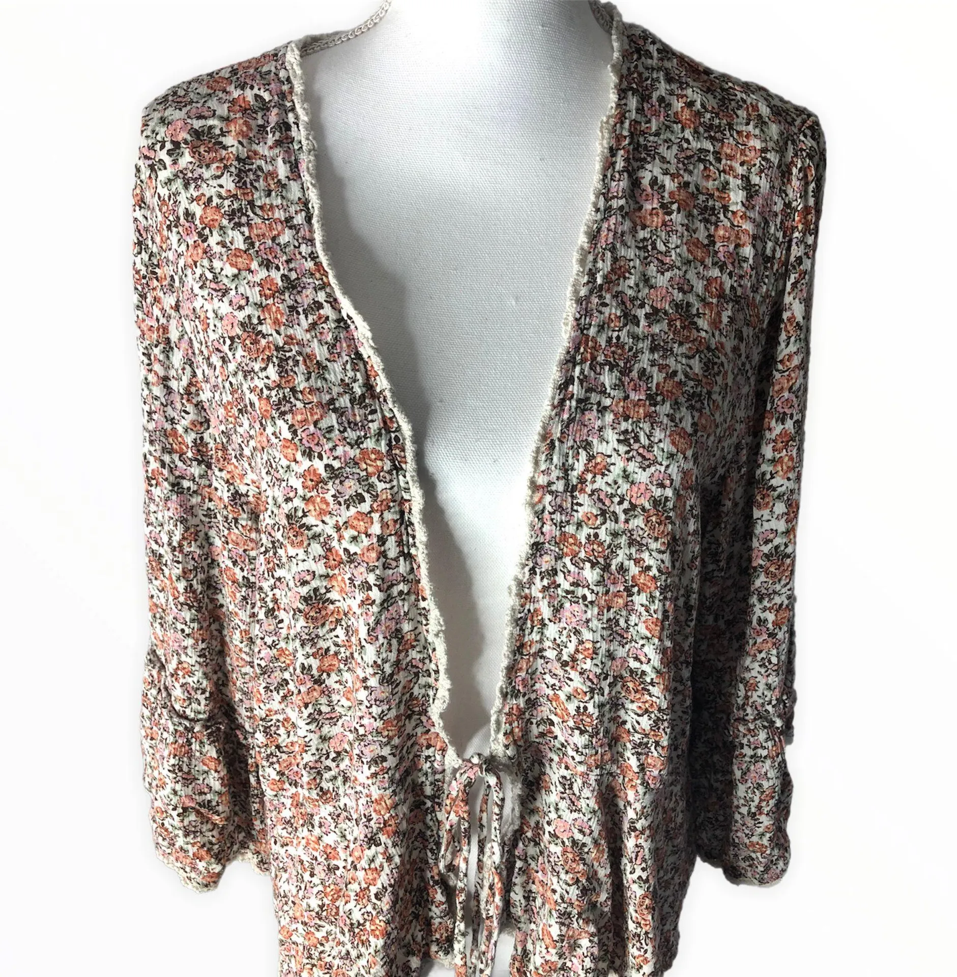 Floral Crochet Trim Kimono - Image 3