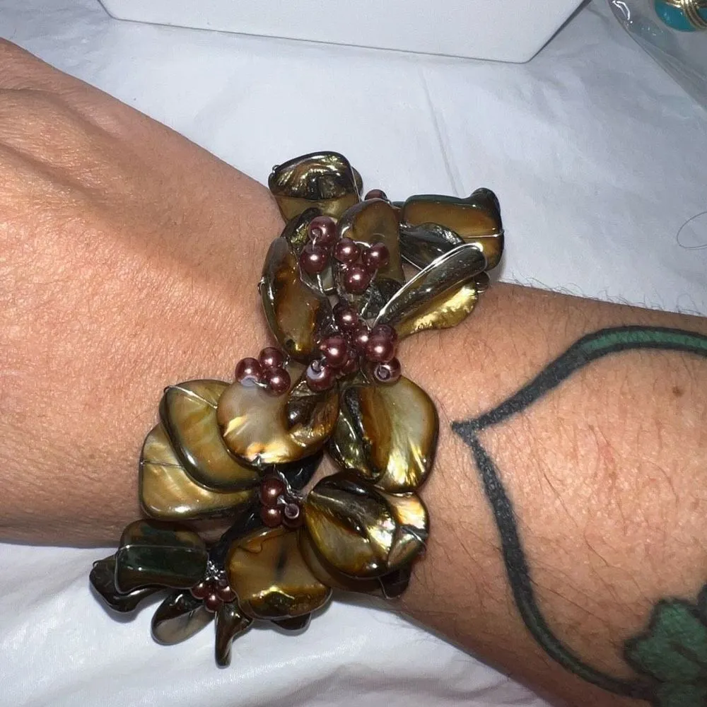 Vintage Shell and Seed Bead Flower Cord Bracelet Brown - Image 6