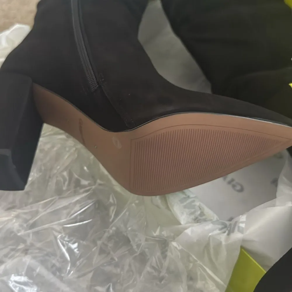 Gianni Bini Kellbie Black Suede Tall Block Heel Boots Pointed Toe NIB - Image 5