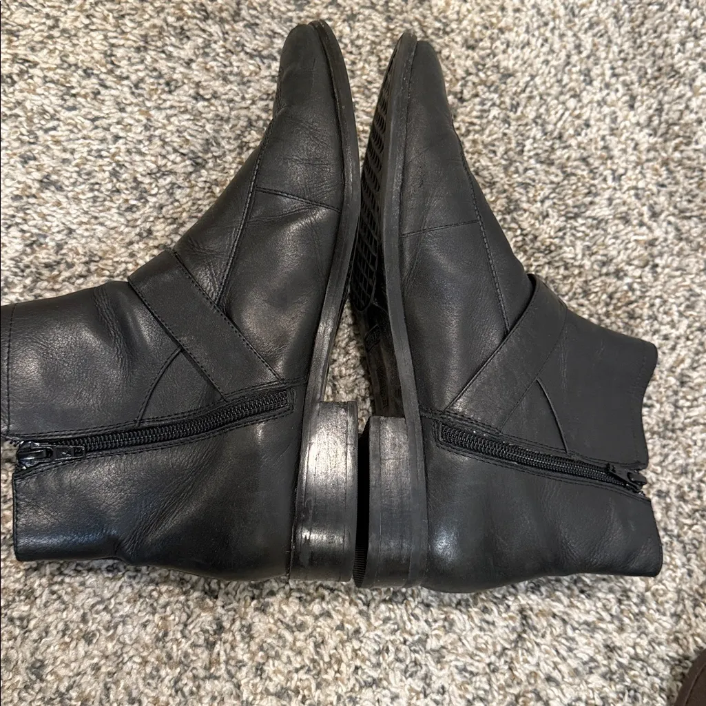 Aerosoles Women's Back East ankle boots 7.5 - Image 5