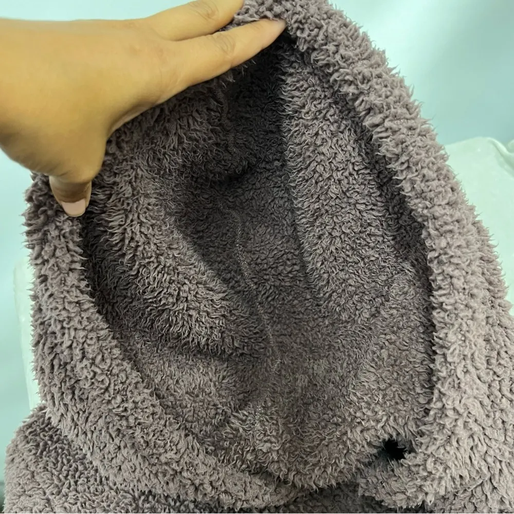 American Eagle light Purple Sherpa Pullover Hoodie Size large kangaroo pocket - Image 13