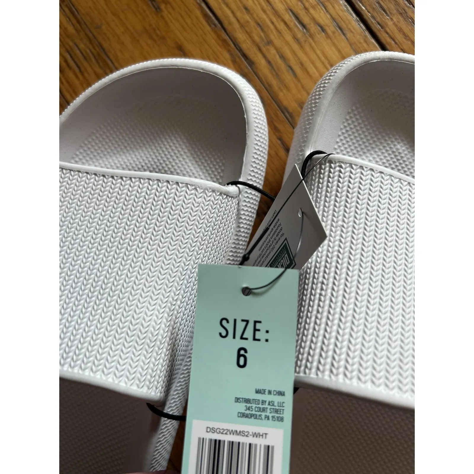 DSG Shoes Sandals Slides Womens Size 6 White Foam Pool Shower Slip On Comfort - Image 3