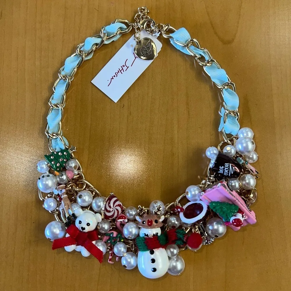 Betsey Johnson rhinestones snowman Santa pink car Christmas necklace - Image 5