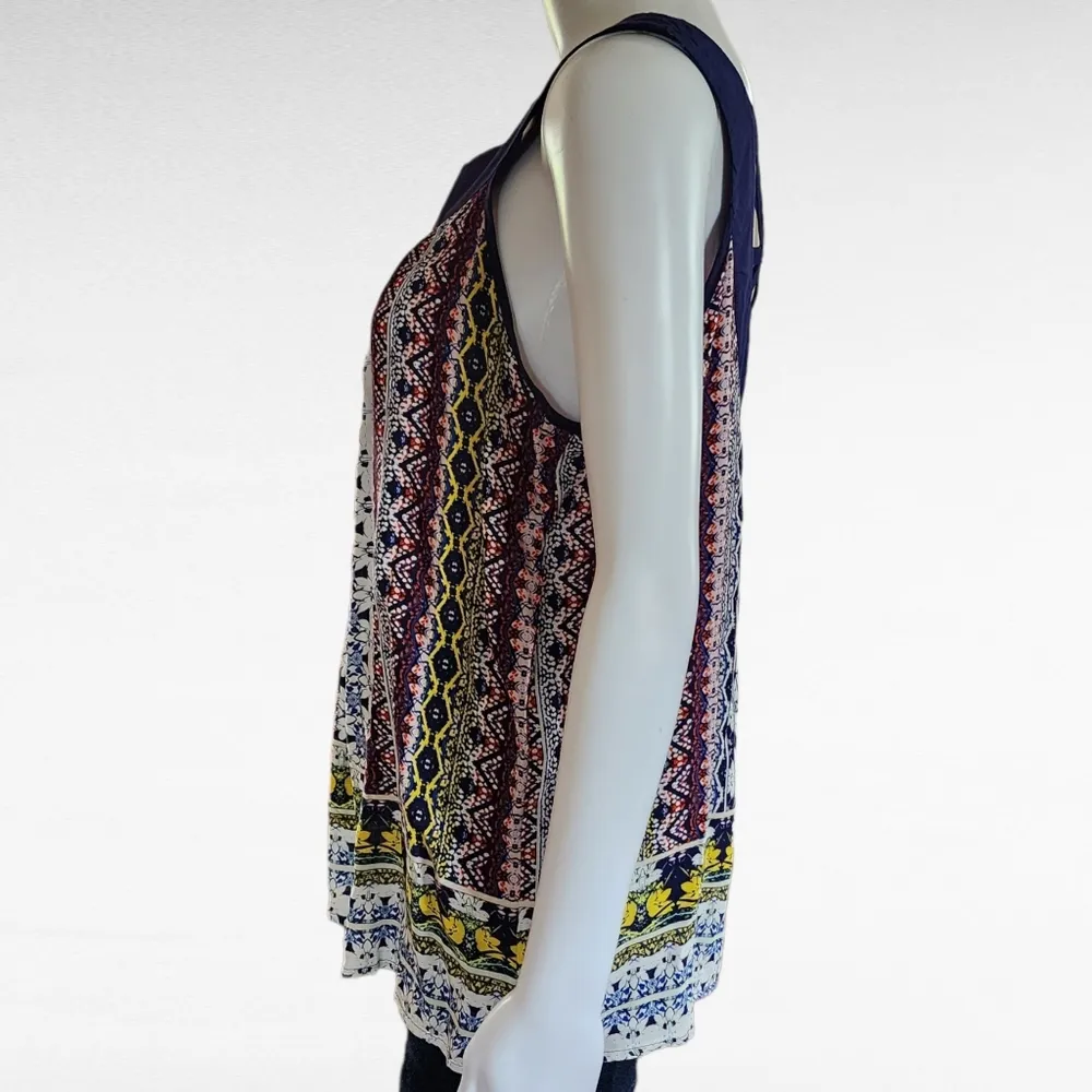 Unique Spectrum Blue & White Floral Pattern Caged Sleeveless Blouse Size Medium - Image 2