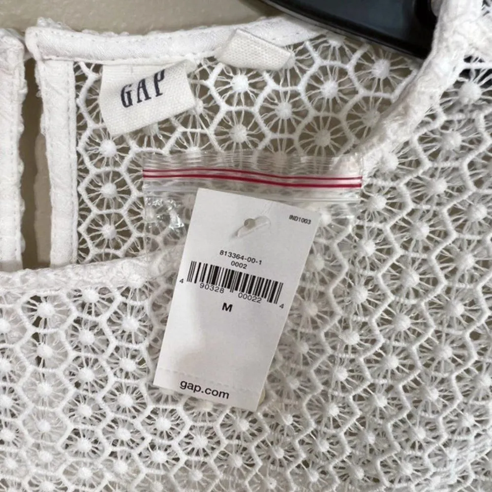 NWT Gap medium white top - Image 4