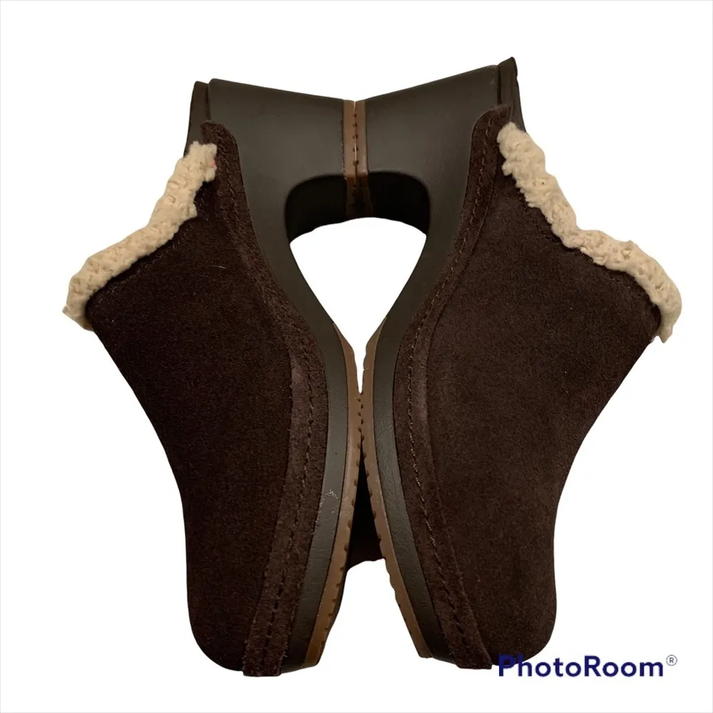 Crocs Cobbler Brown Suede Leather Clogs Mules Faux Sherpa - Image 8