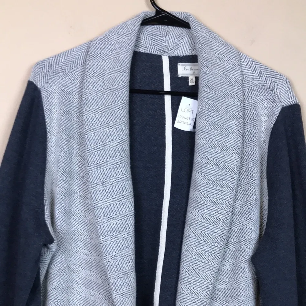 NWT Lou & Grey LOFT Women’s Knit White Navy Blue Hi-Low Collar Cardigan Sweater - Image 2