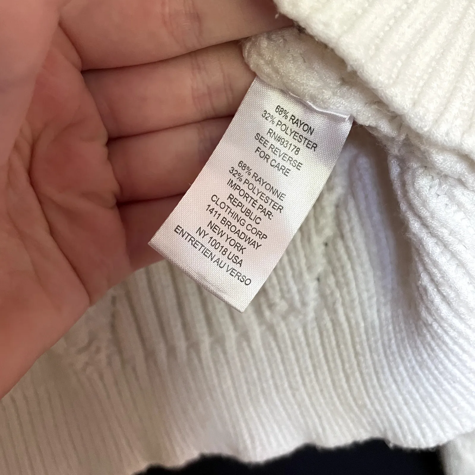 Elie Tahari white knit sweater warm heavy women's size S rayon top winter chunky - Image 3