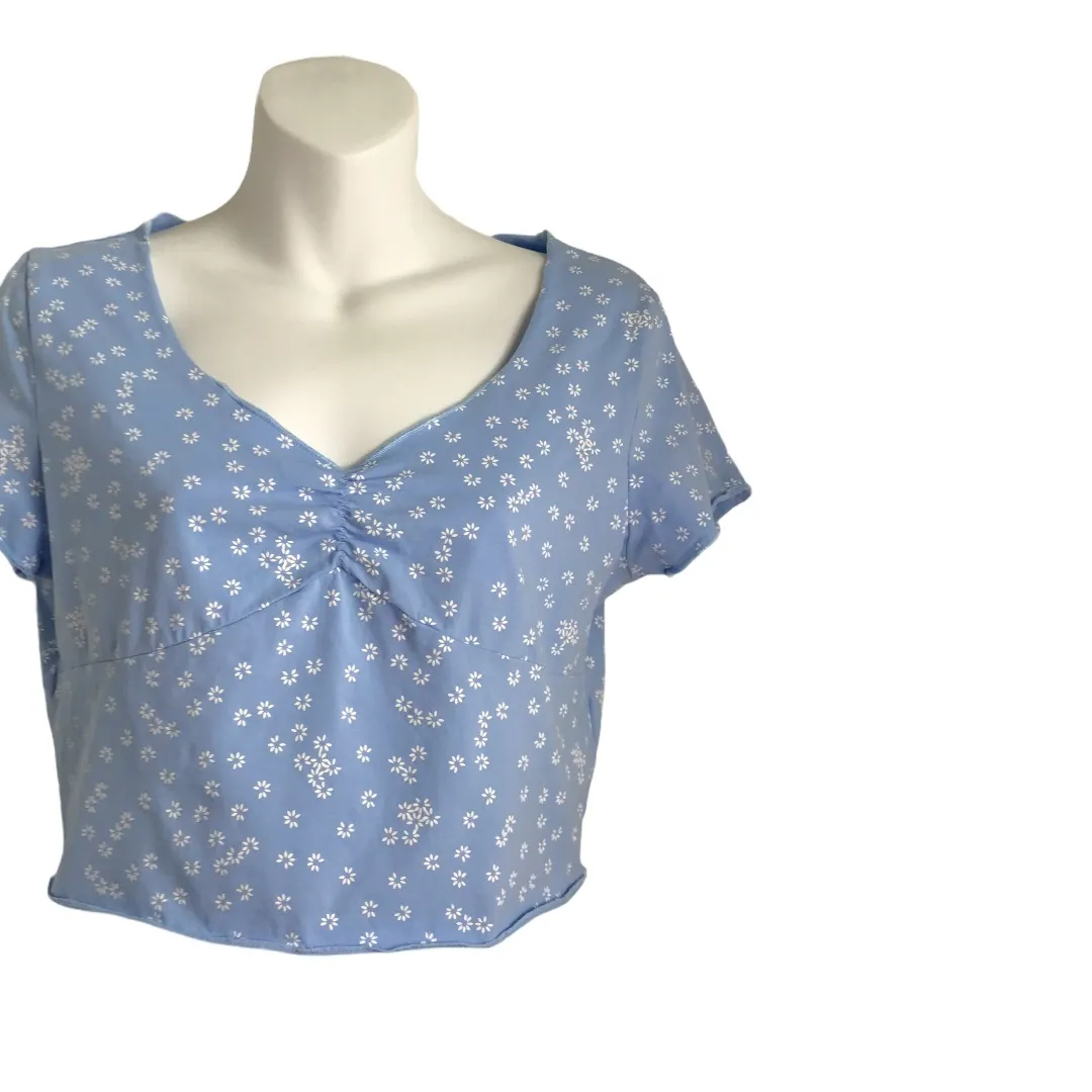 Ruched Dainty Floral Lettuce Edge Top Periwinkle Large - Image 11