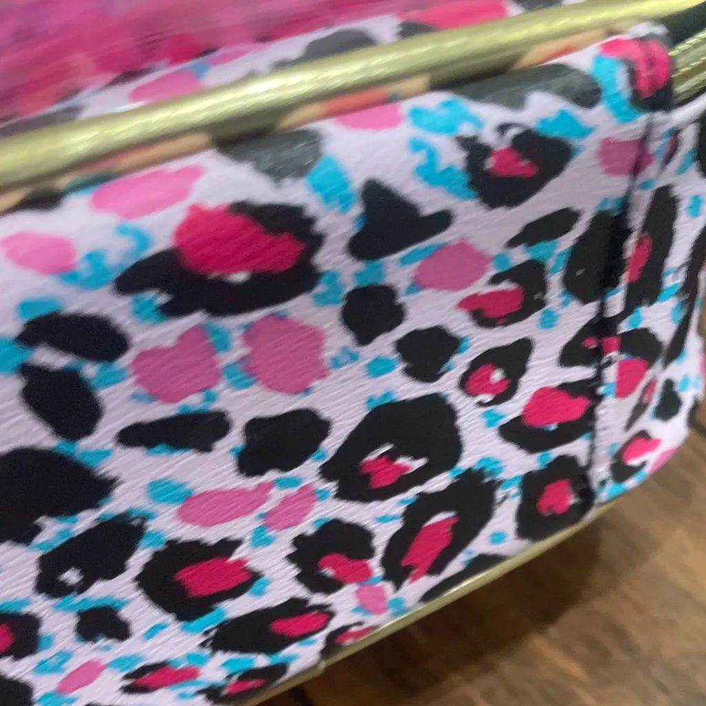 JUICY COUTURE Pink Leopard Pattern PU
Rounded Makeup Case Organizer - Image 5