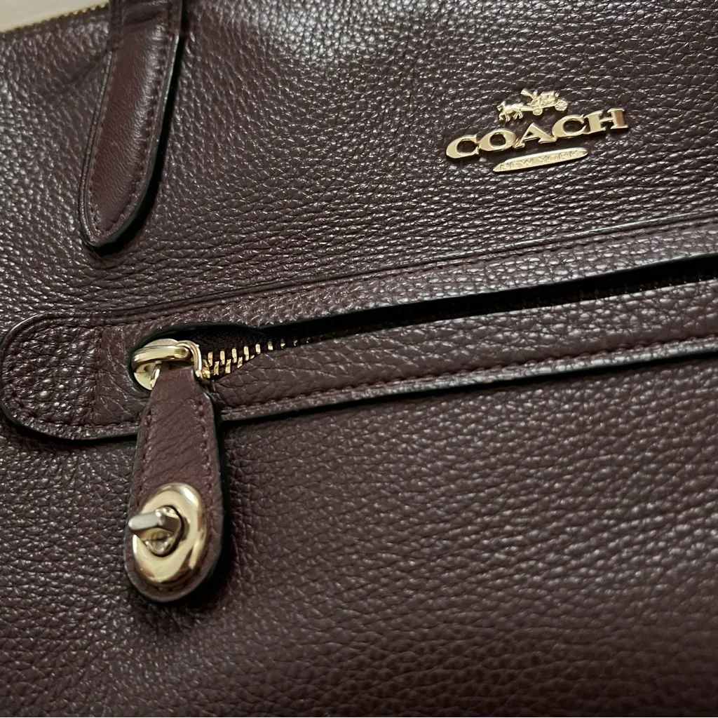 Coach Taylor Tote in Pebble Leather | Burgundy Oxblood Red - Image 4