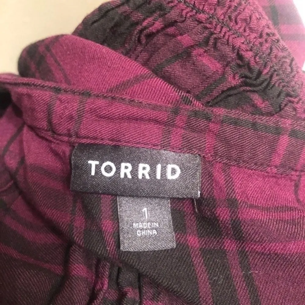 Torrid Sz 1 Rayon Twill Smocked Button-Front Tunic Top Plaid Purple - Image 7
