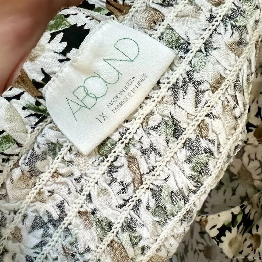 NWT Abound by Nordstrom Black Daisy Halter Crop Top - Size 1X - Image 6