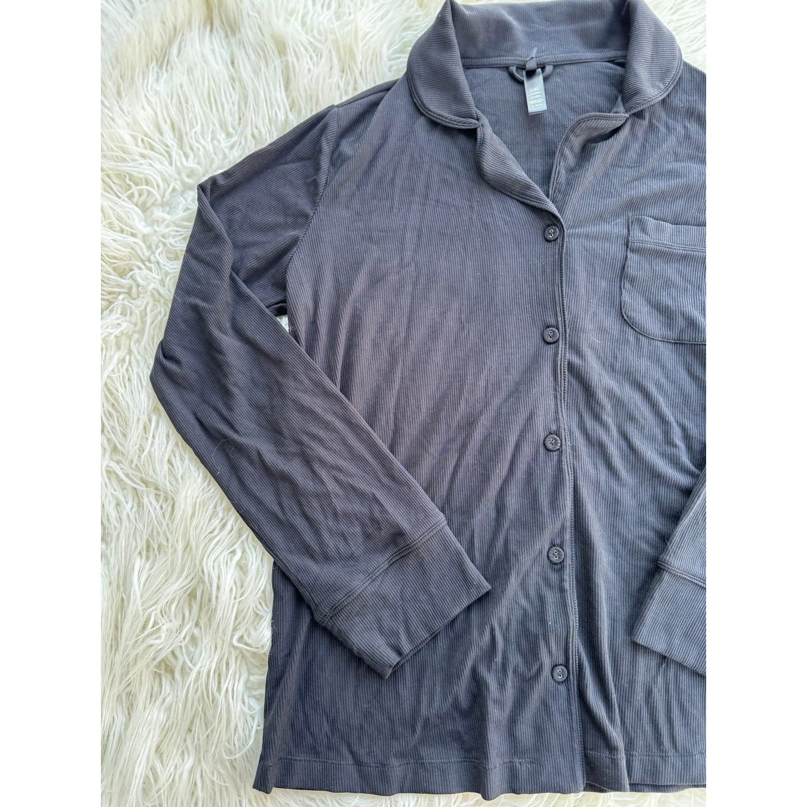 SKIMS  Soft Lounge Sleep Top Onyx Size Medium - Image 7