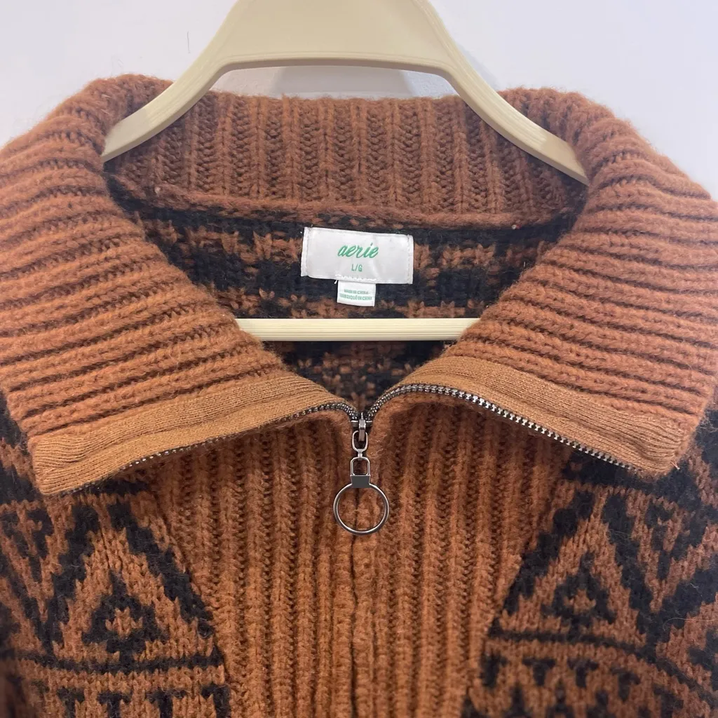 Aerie Brown and Black Geometric Wool pullover Sweater sz large - Image 2