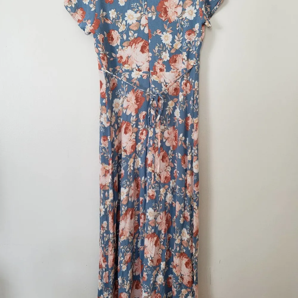 Lulus Short Sleeve Floral Rayon Midi Dress with Keyhole & Double Slits Medium - Image 7