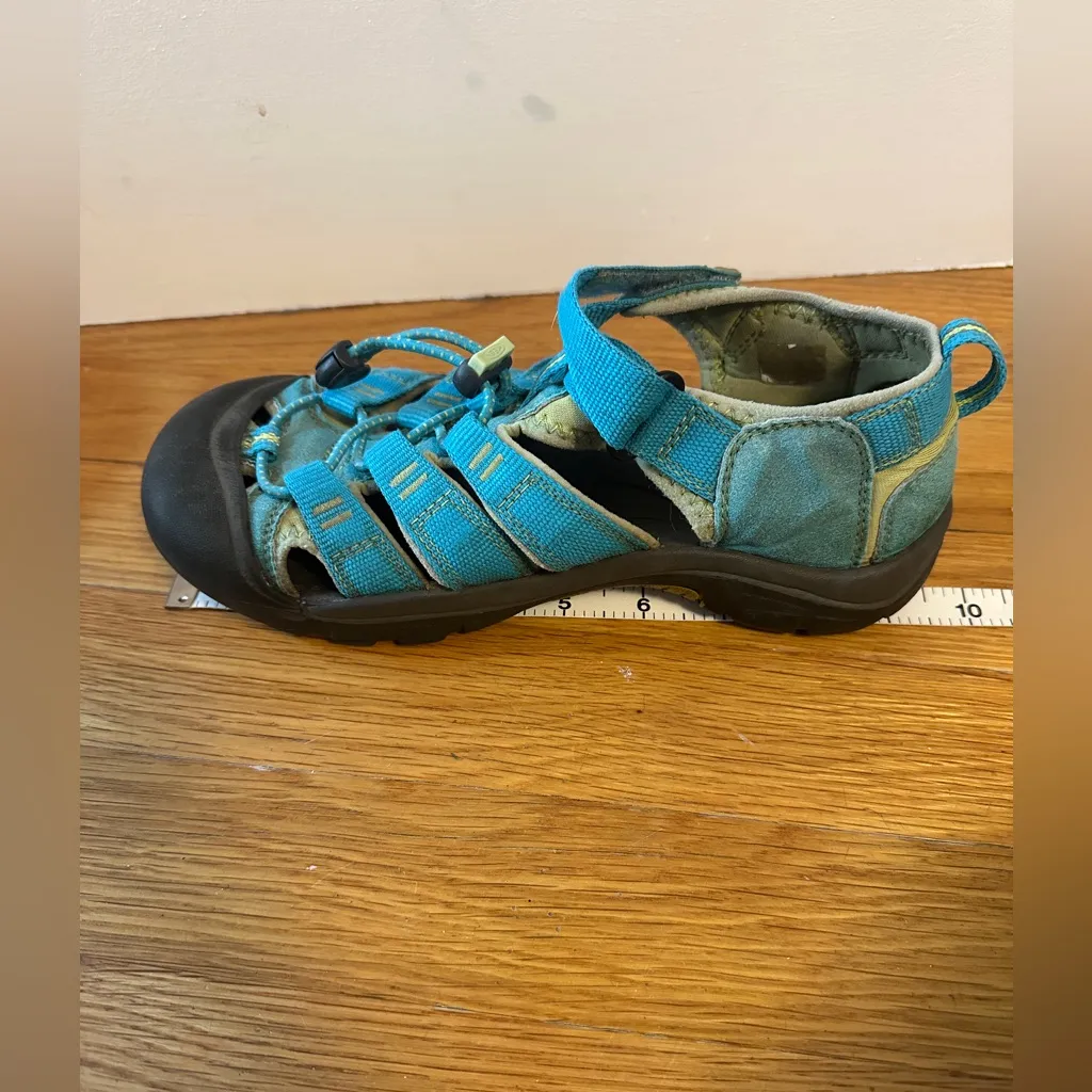 KEEN SANDALS aqua size 7/7.5 - Image 11