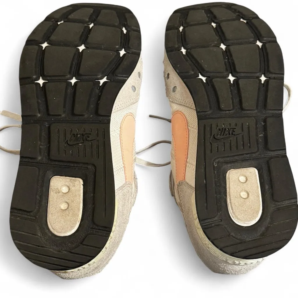 Nike Venture Runner Women’s Shoes 
VTG 80s 90s Running Off White Coral - Image 5