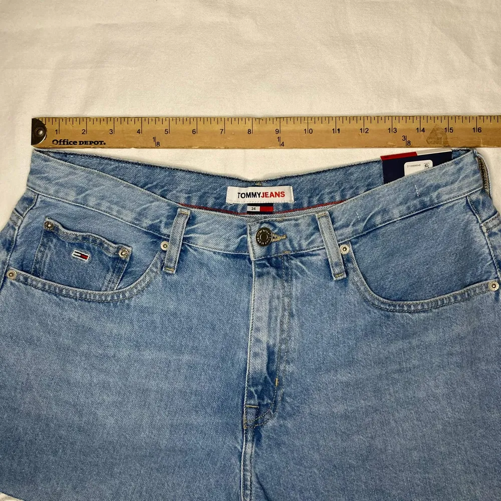NWT Tommy Jeans Women's Hotpant Denim Shorts Size 34 - Image 7
