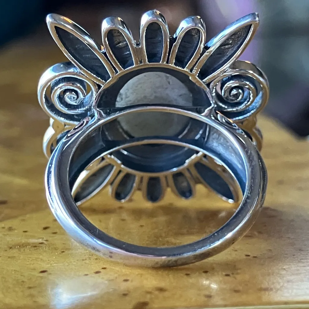 White Buffalo Sterling Silver Feather Ring Size 6 Black - Image 5