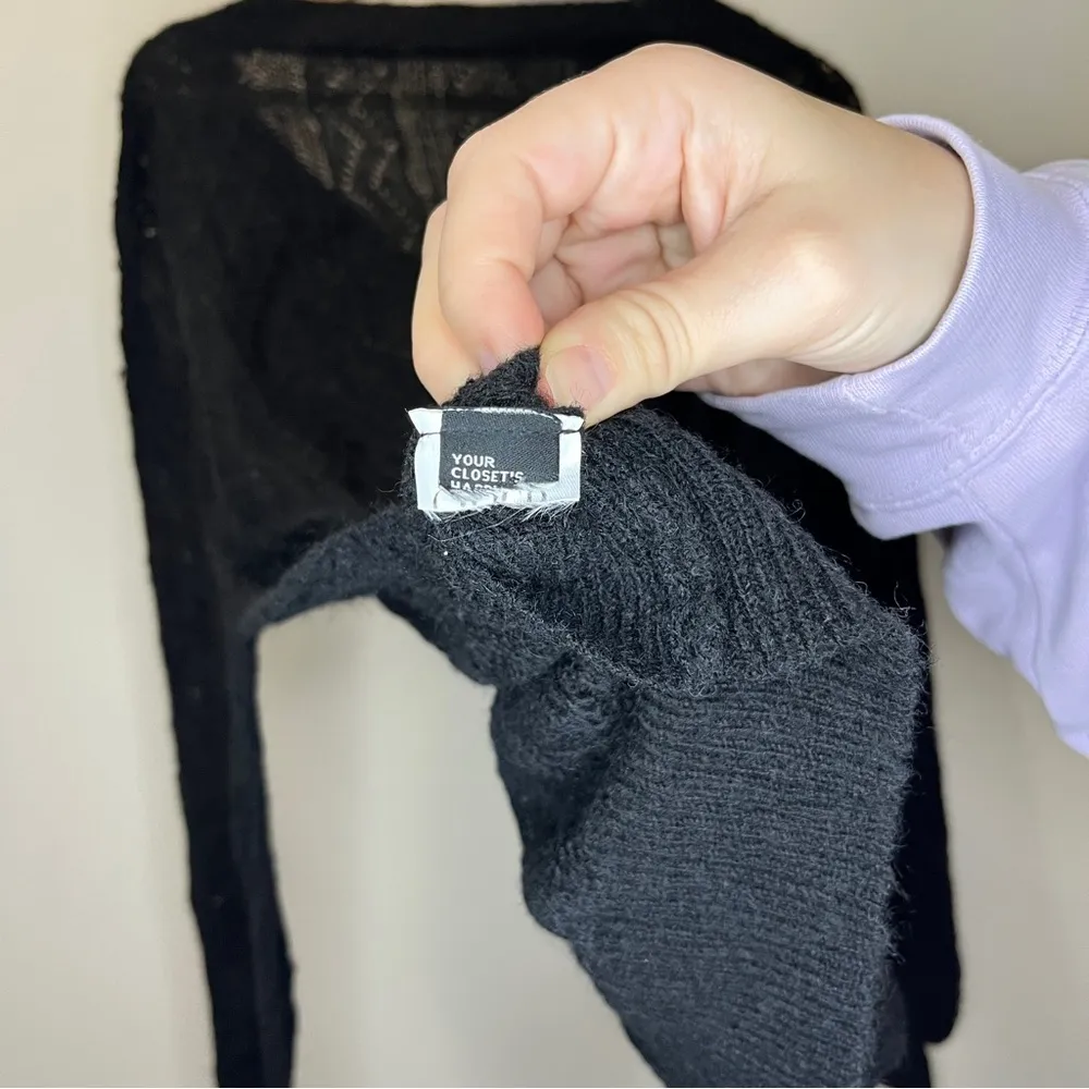 Cider women’s Black V-Neck knit Sweater stretchy large lightweight long sleeve - Image 4