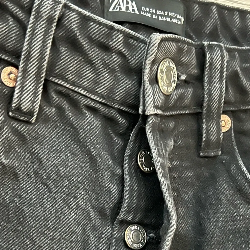 Zara Button Fly High Rise Straight Leg Raw Hem Jeans | Mineral Faded Black | 2 - Image 5