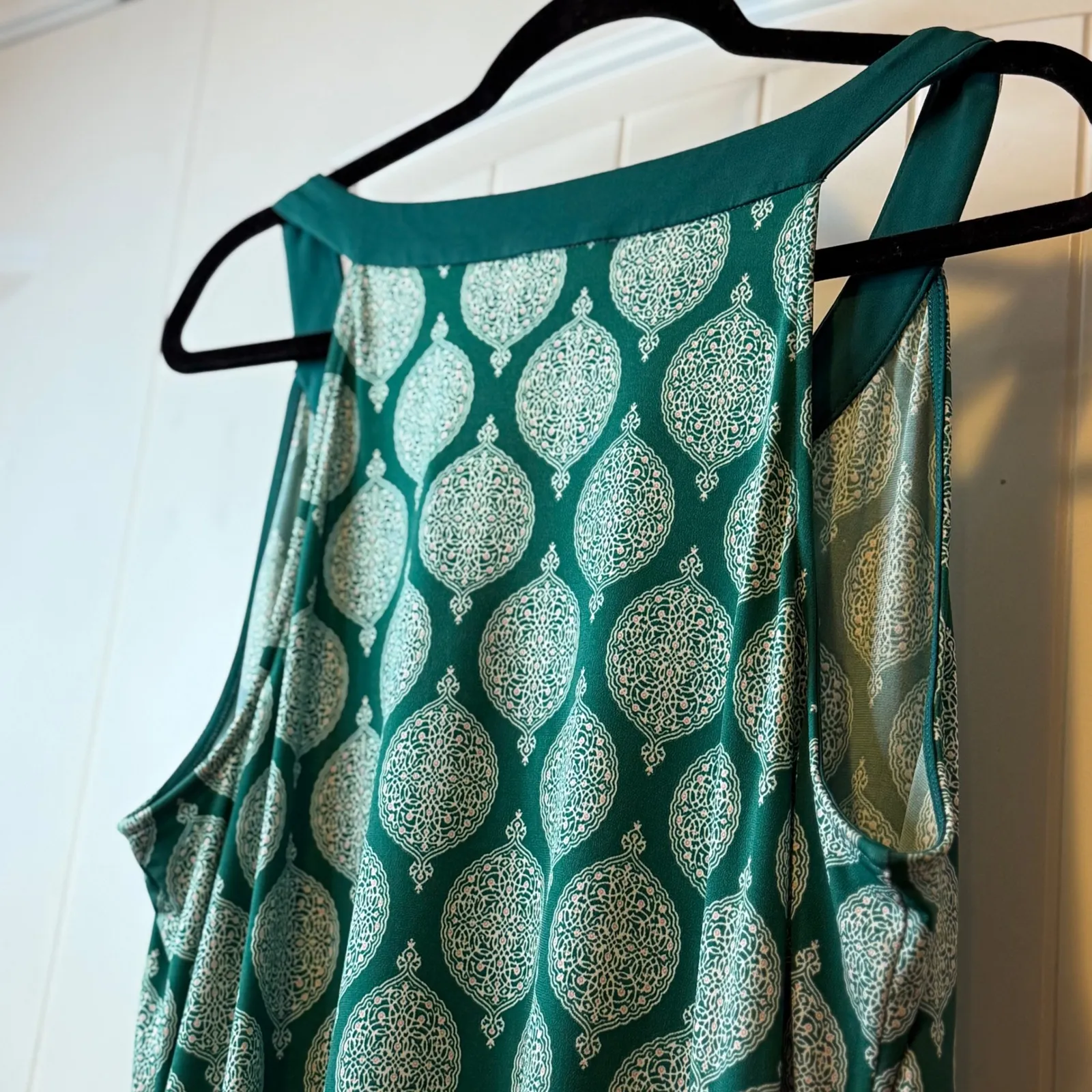 Magnolia Grace Alhambra Petite XL Green Medallion Print V Neck Sleeveless Dress - Image 5