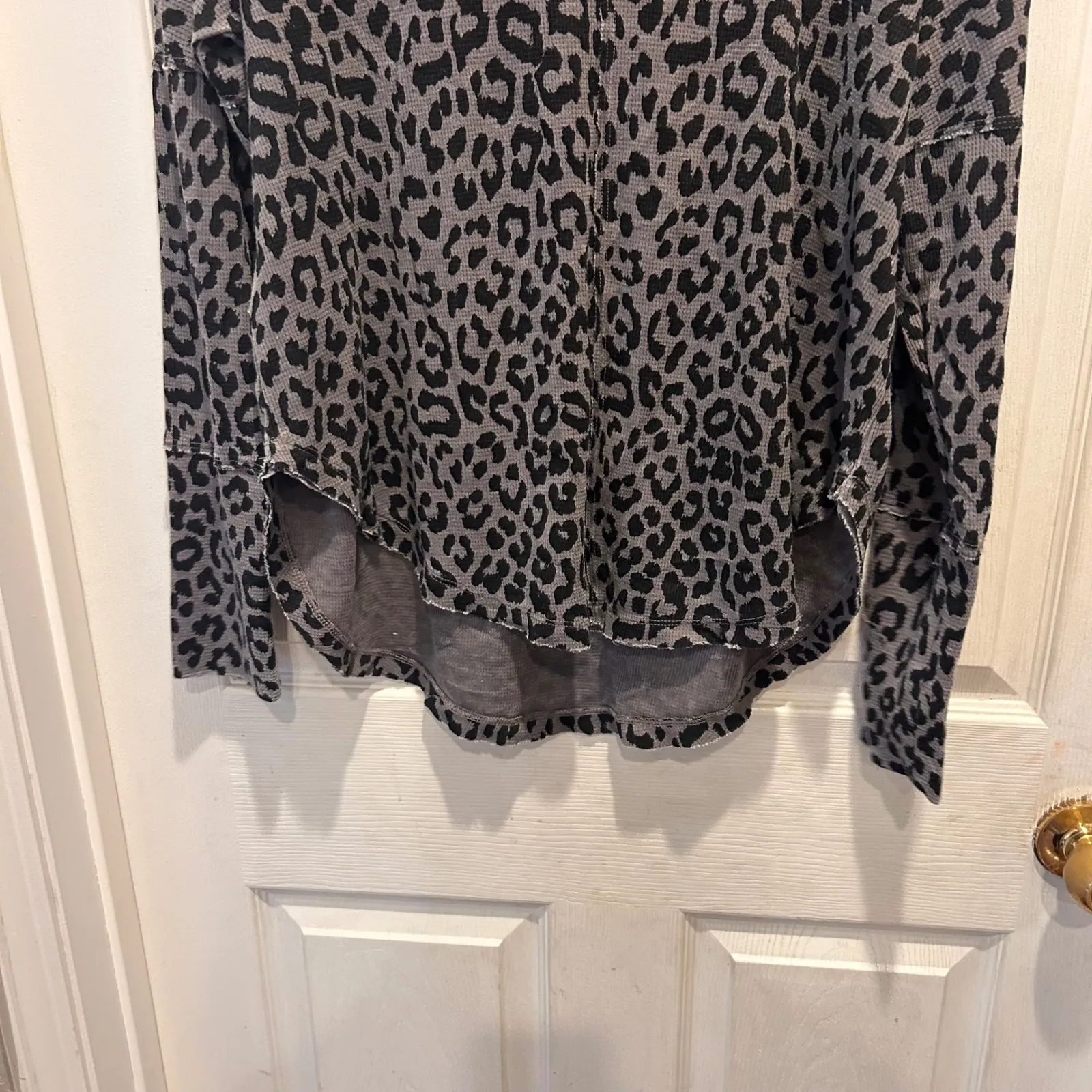 Lucky Brand Leopard Print Long Sleeve Thermal Top Women Size Large‎ Boho Grunge - Image 5