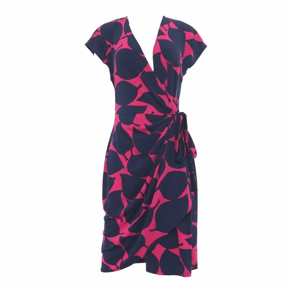 Maggy London - Image 2