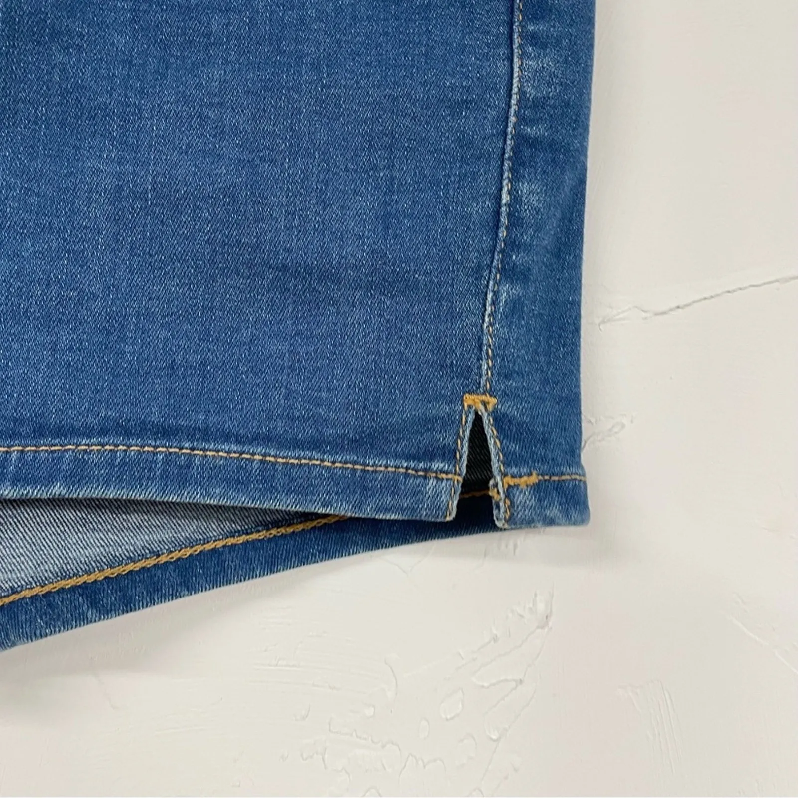 BDG Urban Outfitters Pinup Super High Rise Denim Jean Shorts Womens 26 Blue - Image 2