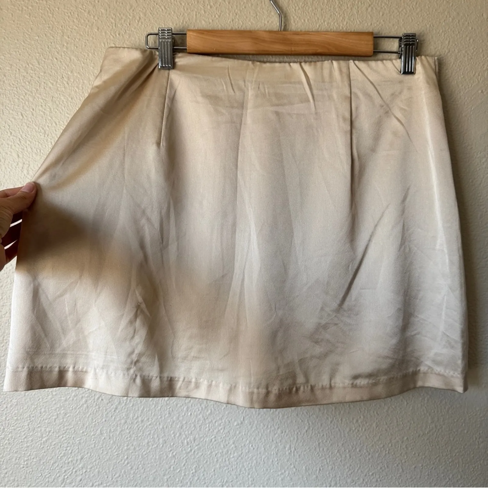 Abercrombie & Fitch Cream Satin Mini Skirt Womens L Classic Preppy Coquette - Image 5