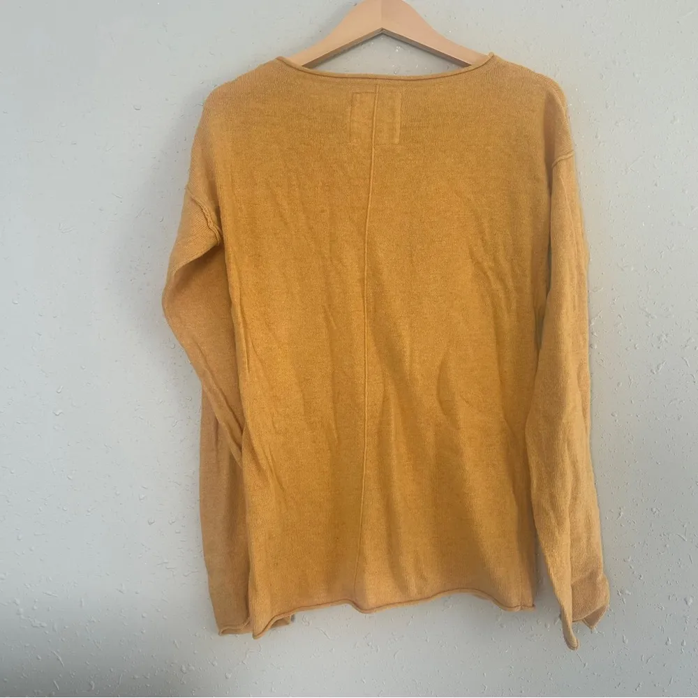 H&M Gold Long Sleeve Relaxed Crewneck Sweater Casual Comfy Medium - Image 4