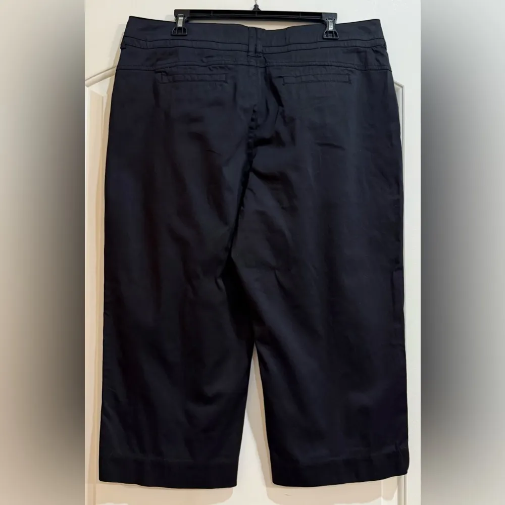 Intro Black Stretch Capri. Front pockets. Two Button closure. Zip. Size 16. - Image 2